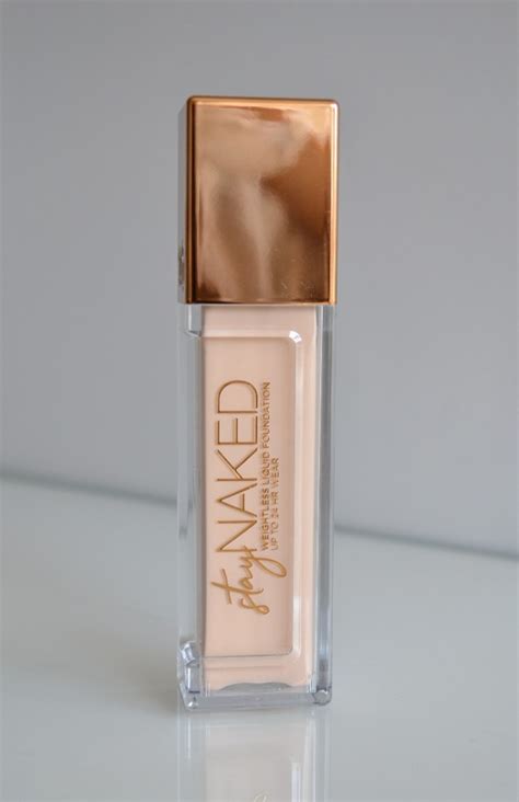 Base líquida sem peso Urban Decay Stay Naked, 10NN